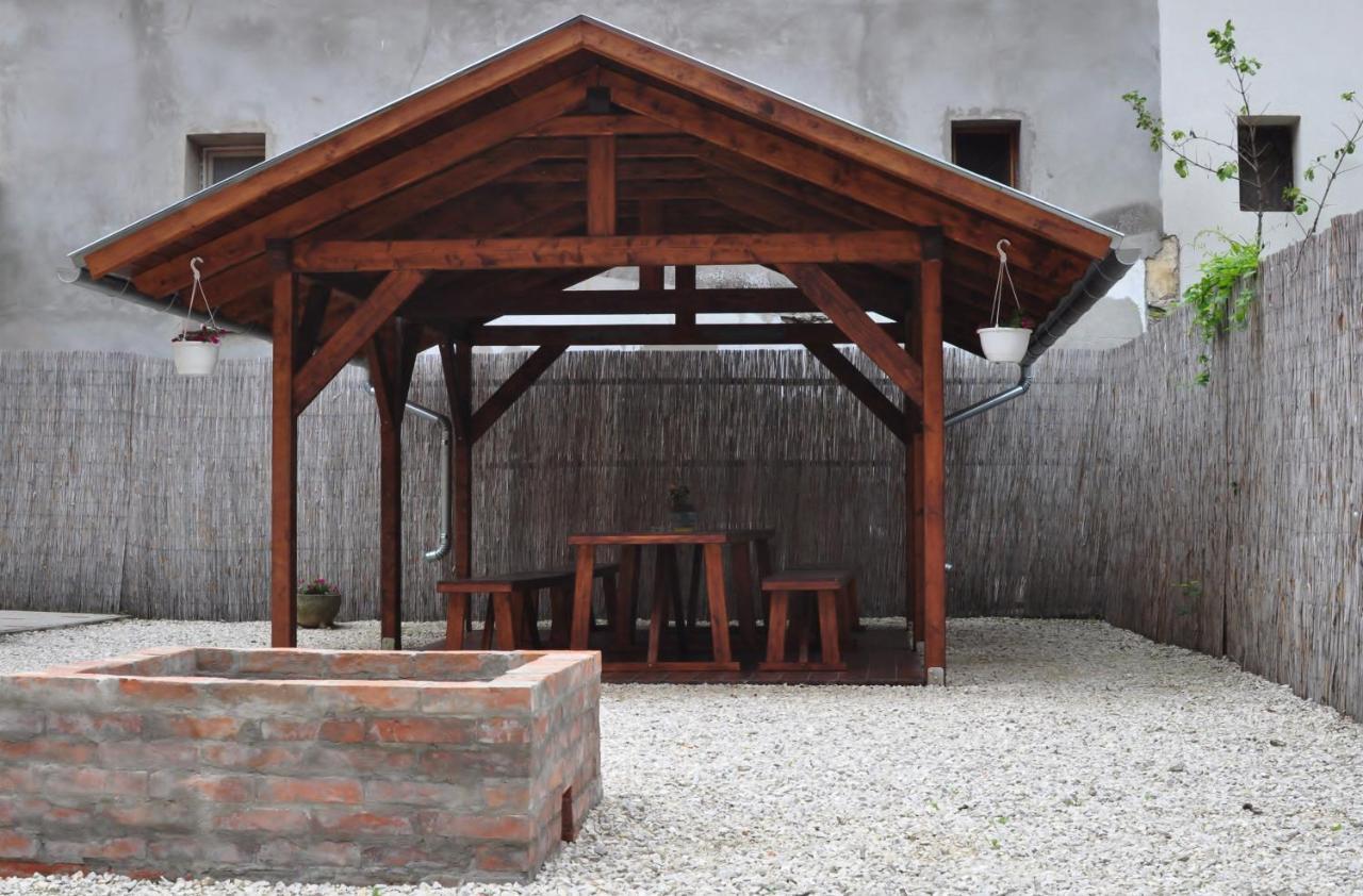 Csongradi Vendegvaro Apartmanok, Szarka Haz Exterior foto
