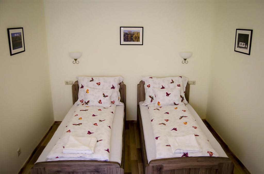 Csongradi Vendegvaro Apartmanok, Szarka Haz Exterior foto