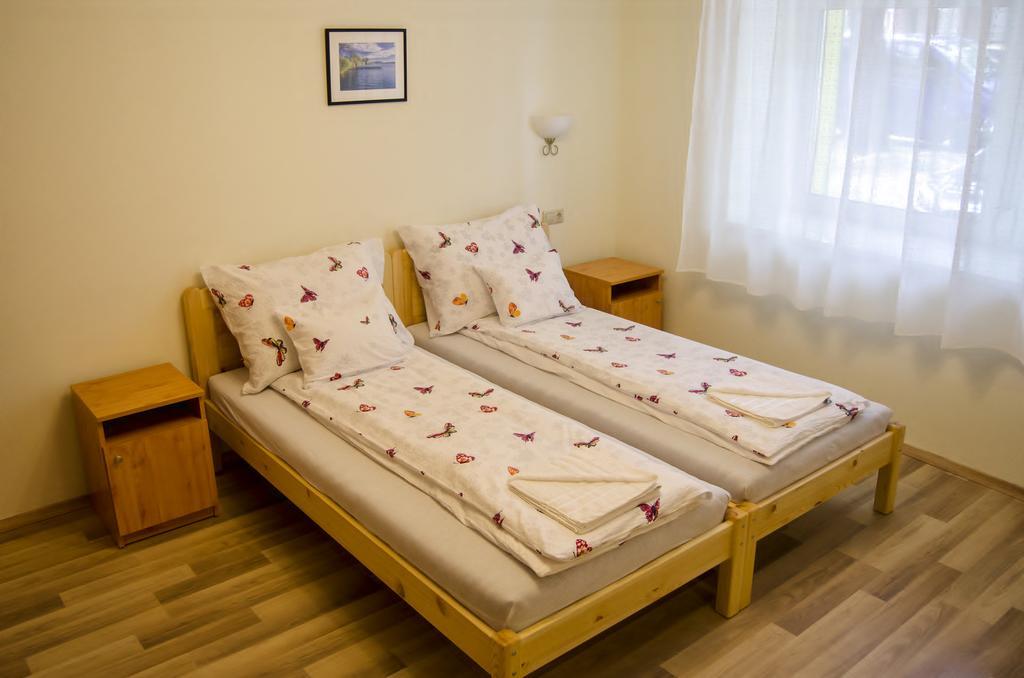 Csongradi Vendegvaro Apartmanok, Szarka Haz Exterior foto