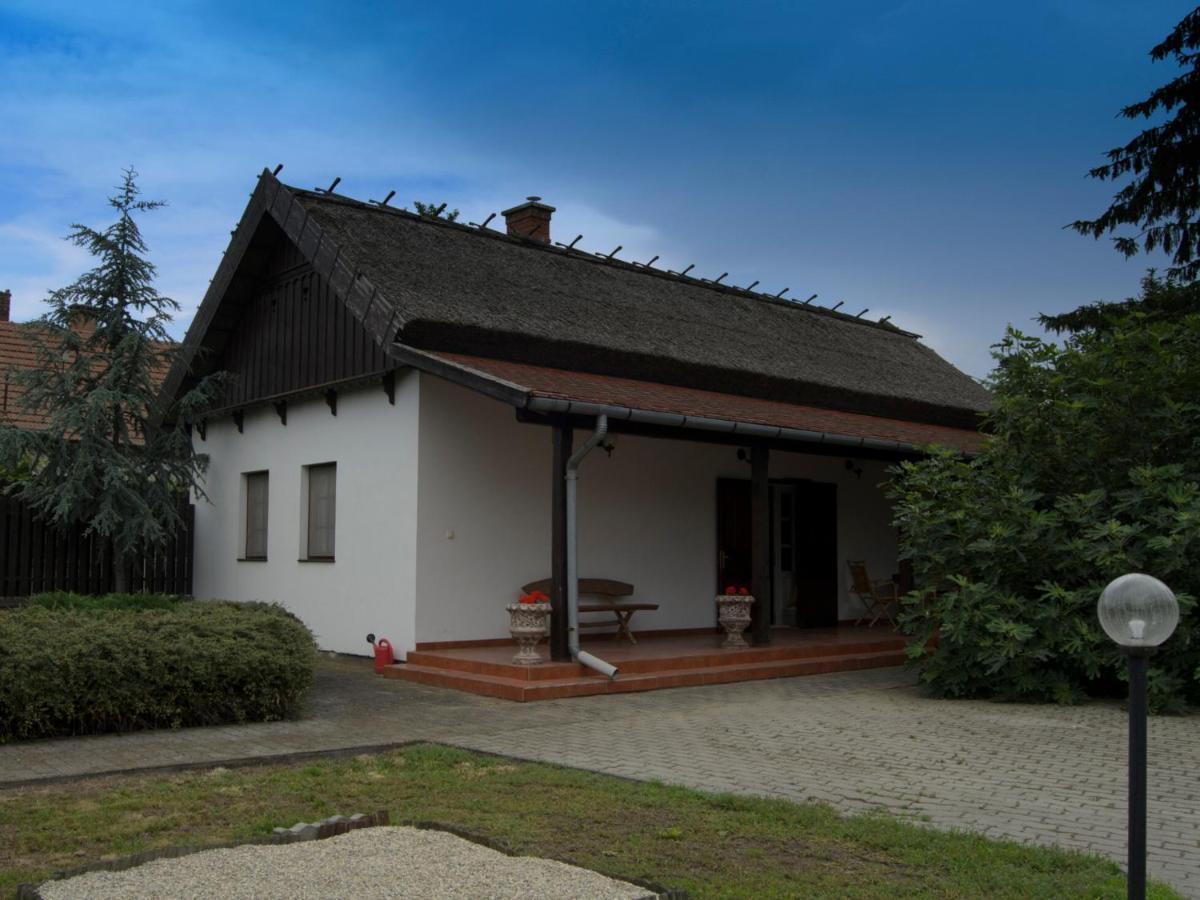 Csongradi Vendegvaro Apartmanok, Szarka Haz Exterior foto